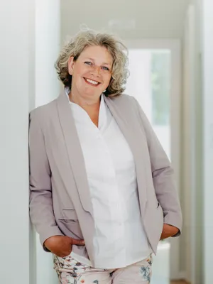 Sabine Uphoff-Holzenkämpfer